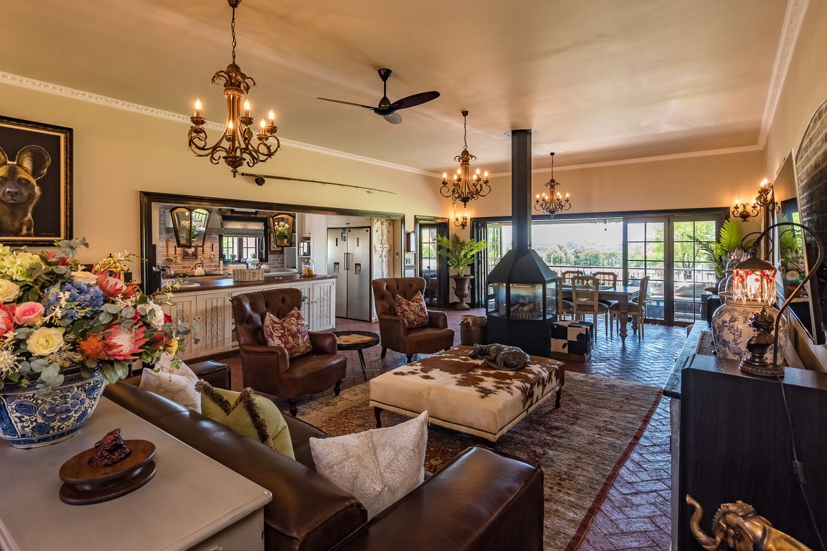 Overlooking The Vaal River - Magnificent Lock up & Go Country Home - Photo 3