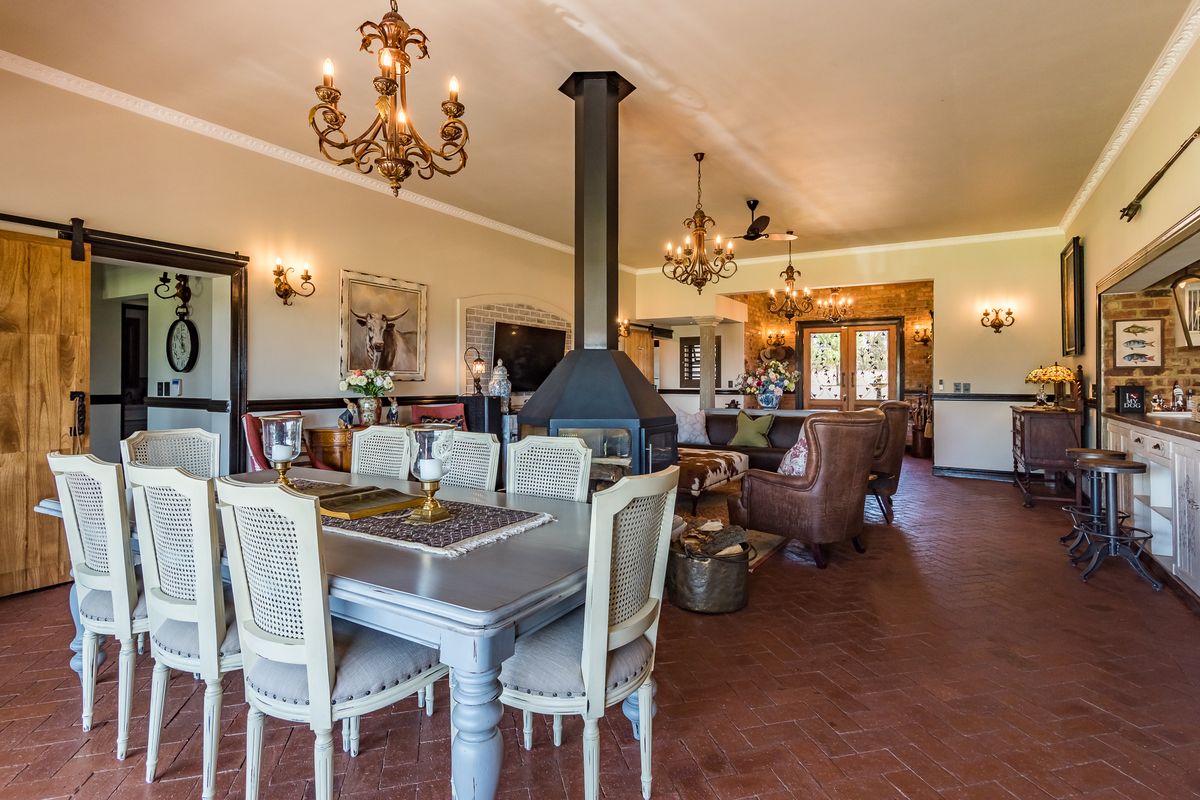 Overlooking The Vaal River - Magnificent Lock up & Go Country Home - Photo 5