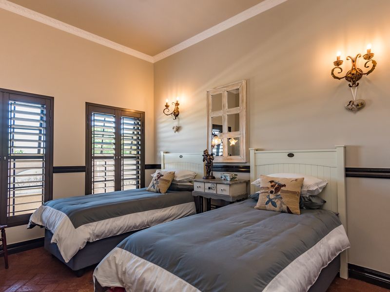 Overlooking The Vaal River - Magnificent Lock up & Go Country Home - Photo 10