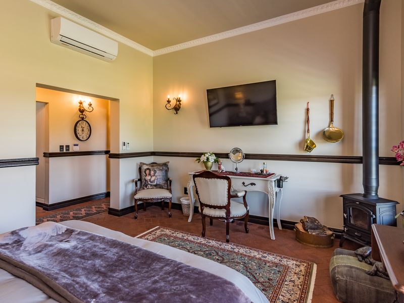 Overlooking The Vaal River - Magnificent Lock up & Go Country Home - Photo 9