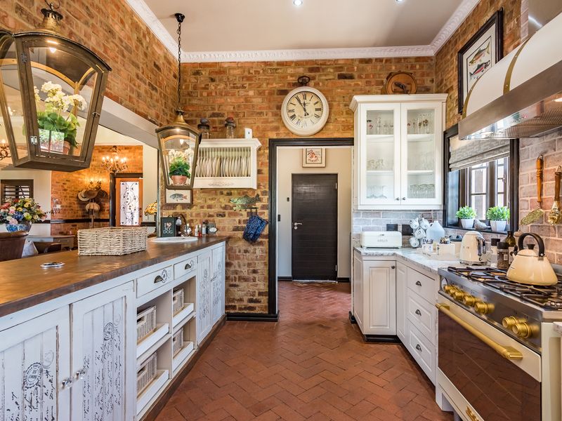 Overlooking The Vaal River - Magnificent Lock up & Go Country Home - Photo 7