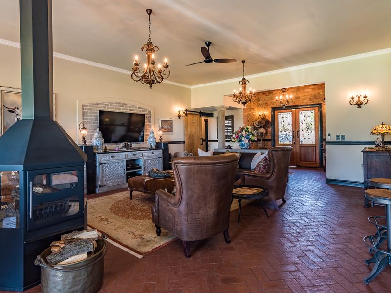 Overlooking The Vaal River - Magnificent Lock up & Go Country Home - Photo 6