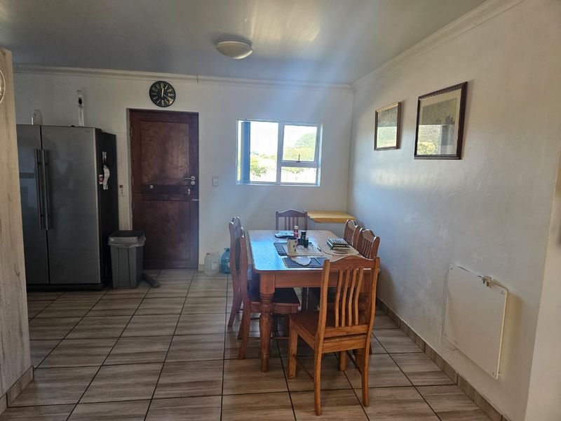 Charming Face Brick Home with Spacious Garden - Photo 5