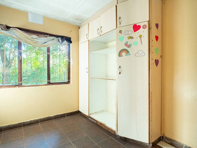 Affordable 3-Bedroom Home in Lotus Park – Ideal Location Near Schools and Amenities - Photo 8