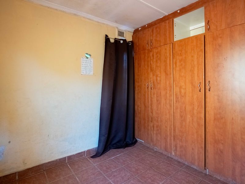 Affordable 3-Bedroom Home in Lotus Park – Ideal Location Near Schools and Amenities - Photo 10