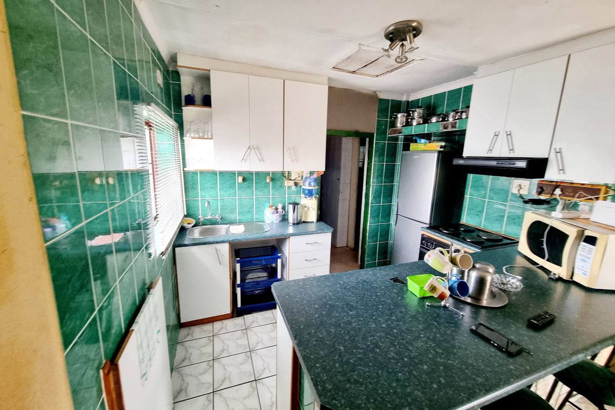 A practical first home in the heart of Cape Town - Photo 3