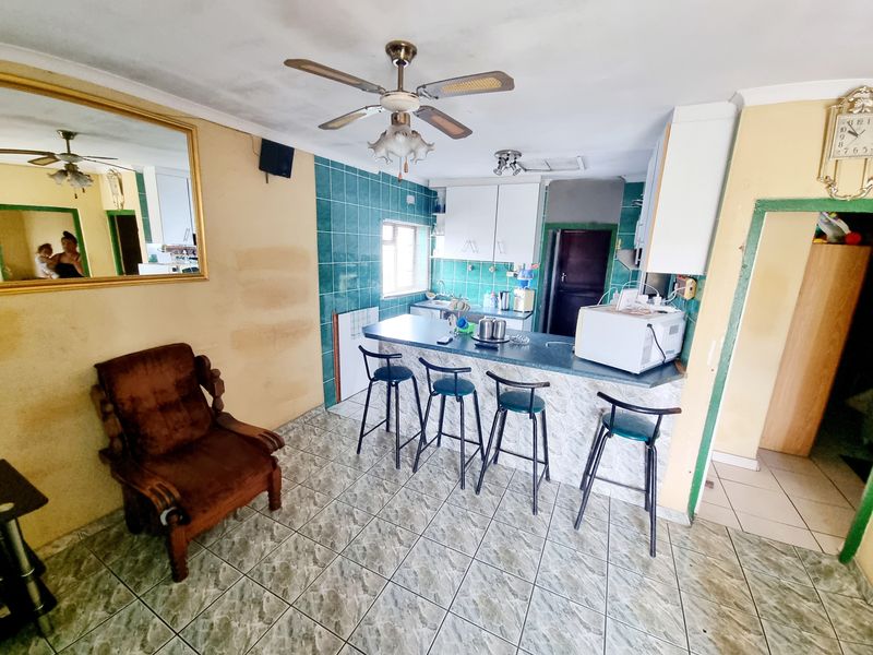 A practical first home in the heart of Cape Town - Photo 4