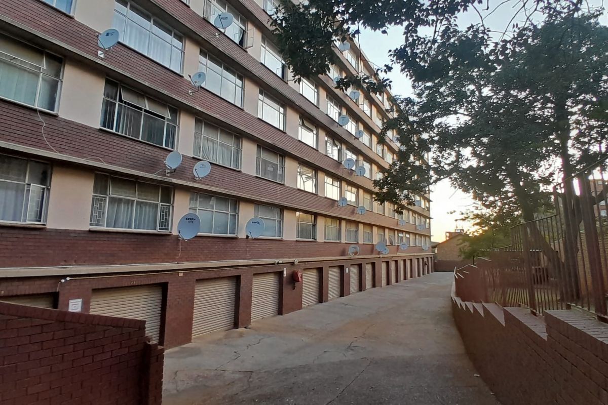 Secure, Convenient and Move In Ready Living in Wonderboom South - Photo 2