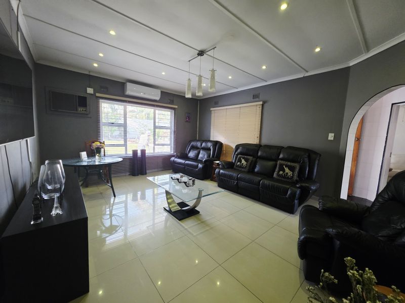 Beautiful Family Home with Bonus Rental Income! - Photo 5