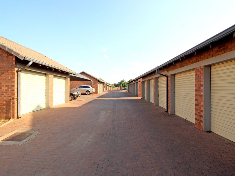 A Real Cozy Home - Photo 2