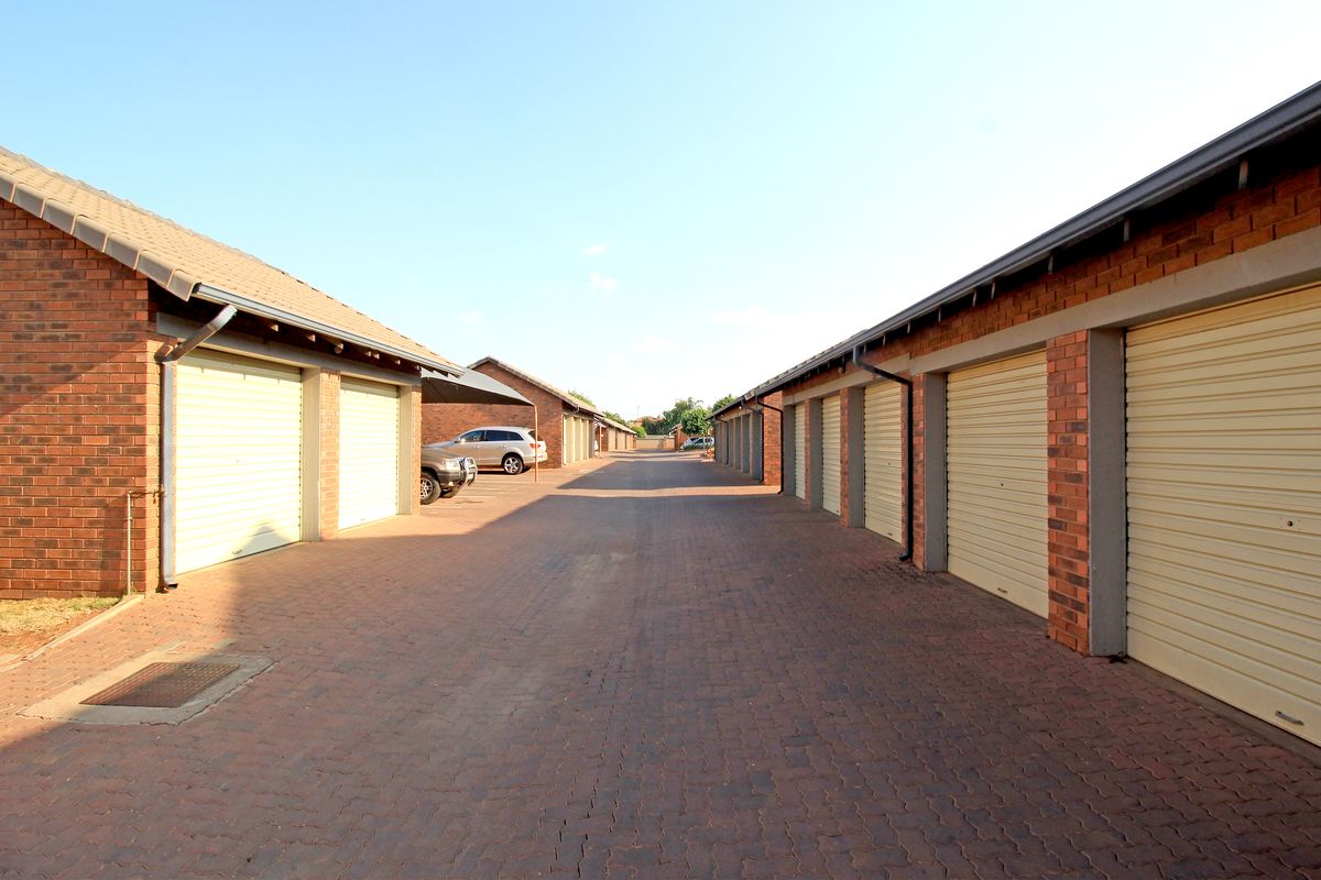 A Real Cozy Home - Photo 2