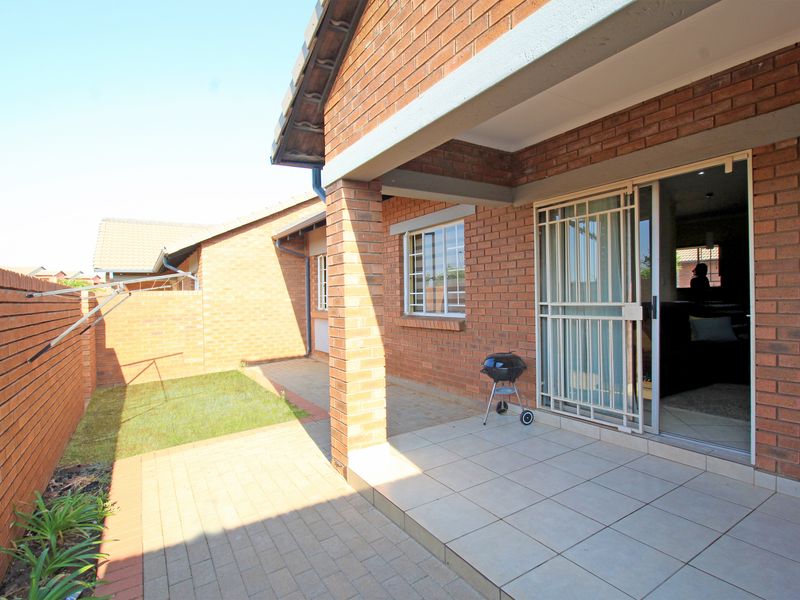 A Real Cozy Home - Photo 8