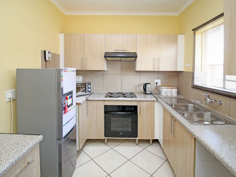 A Real Cozy Home - Photo 9