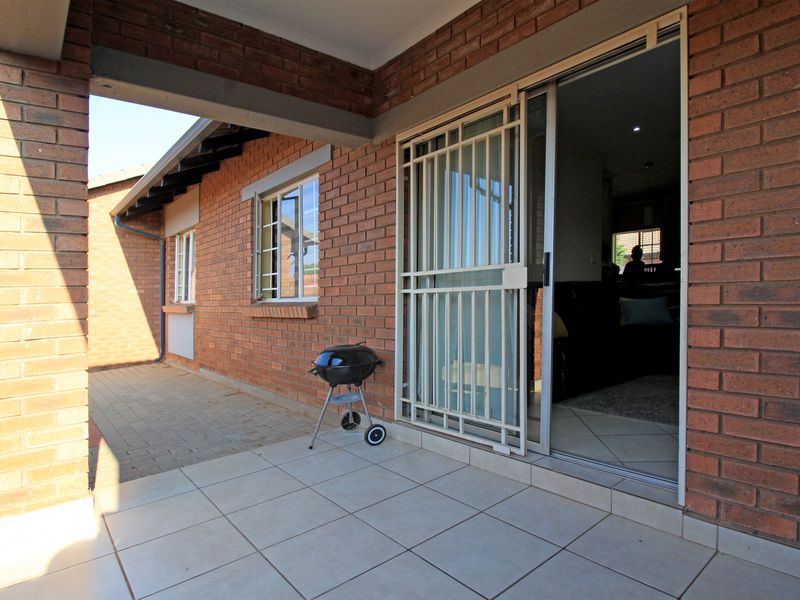 A Real Cozy Home - Photo 7