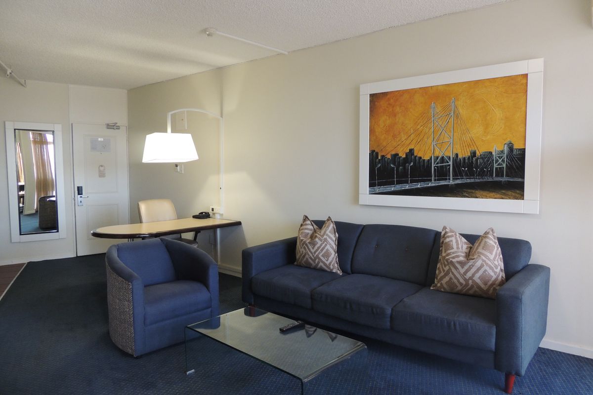 Perfect 1  bedroom Accommodation at the Parktonian Hotel - Photo 5