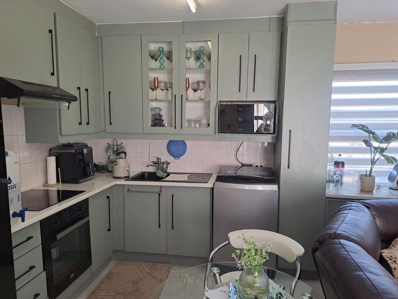 Chic and Contemporary - The Perfect Stylish Townhouse - Photo 10