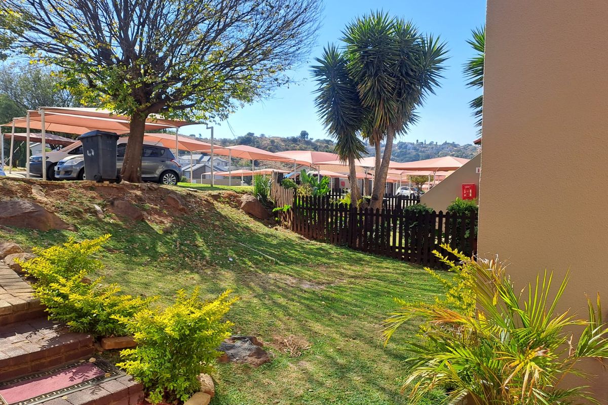 Chic and Contemporary - The Perfect Stylish Townhouse - Photo 5