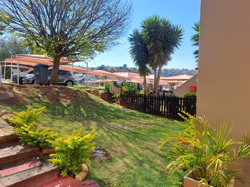 Chic and Contemporary - The Perfect Stylish Townhouse - Photo 5