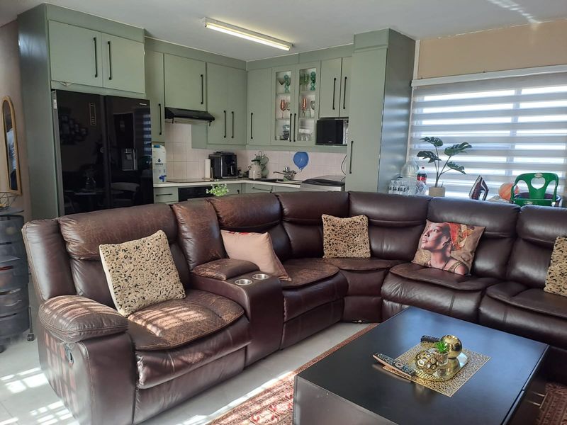 Chic and Contemporary - The Perfect Stylish Townhouse - Photo 6