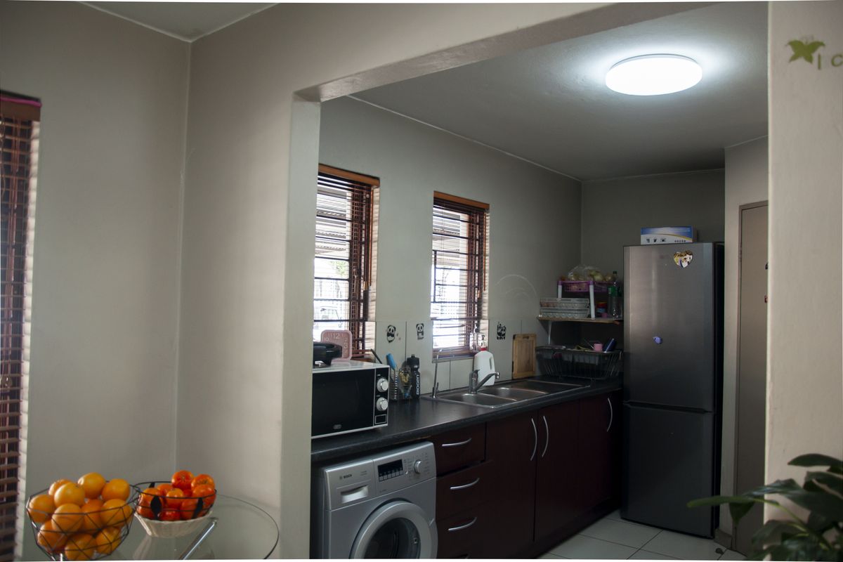 Charming and delightful duplex in Waterfall Heights - Photo 3