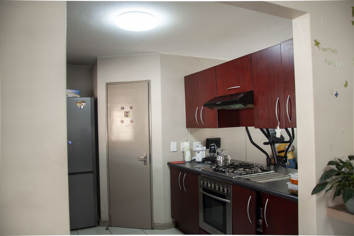 Charming and delightful duplex in Waterfall Heights - Photo 4