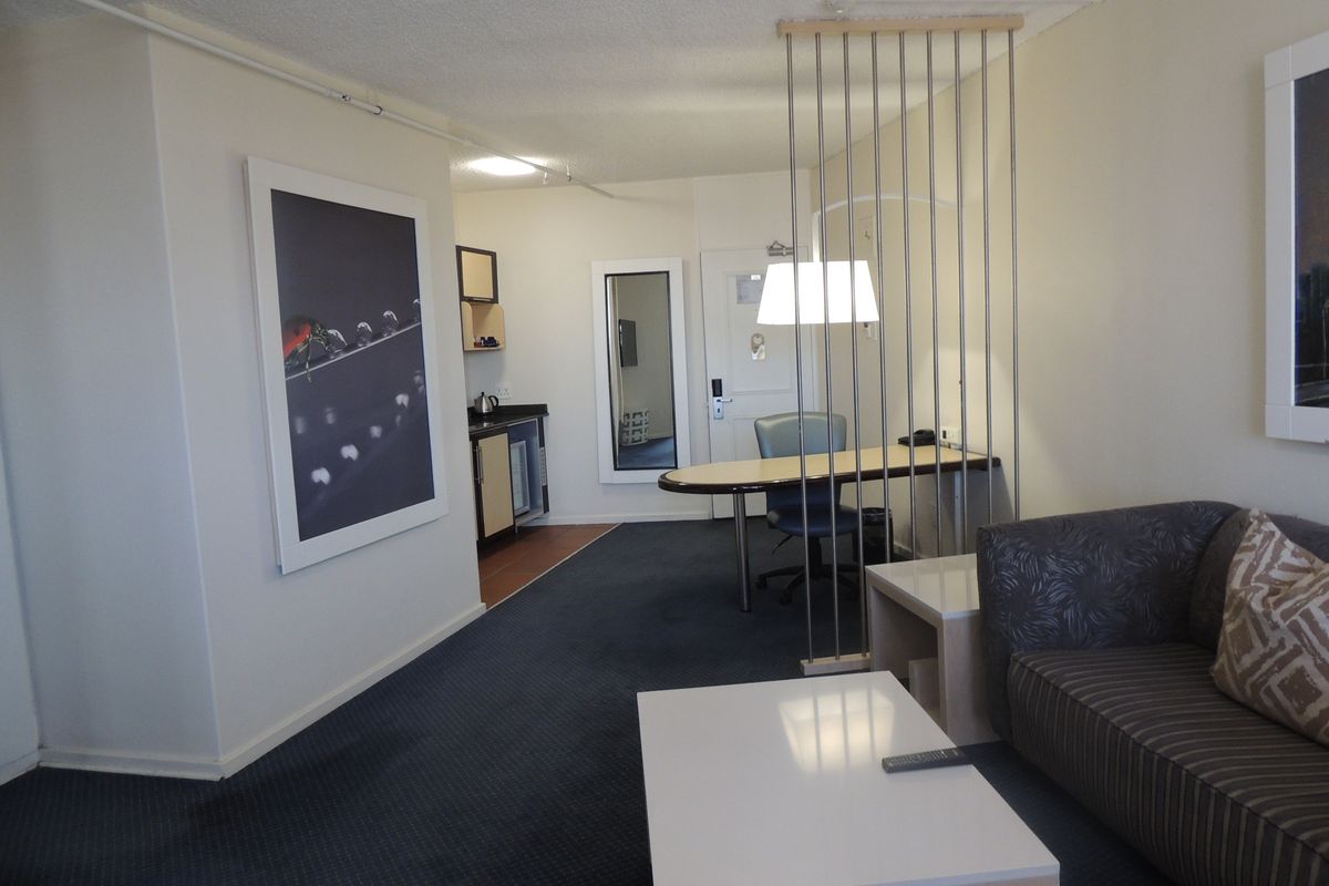 Centraly located 1 bedroom apartment for sale at The Parktonian - Photo 2