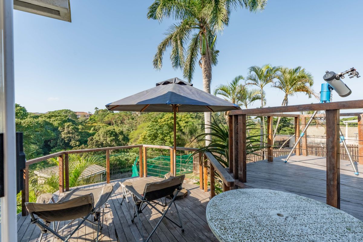 A Charming Family Home in the Heart of Sherwood! - Photo 4