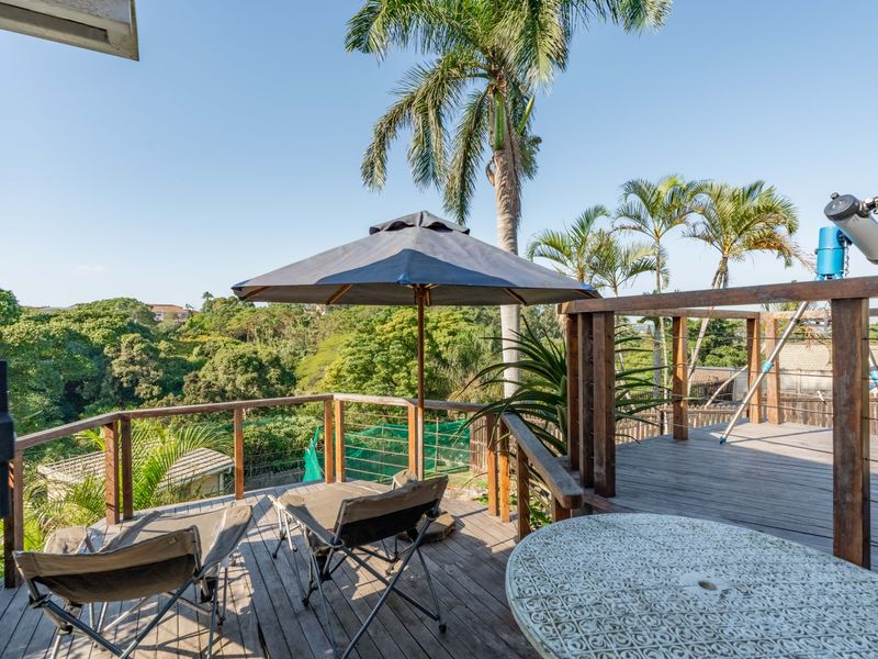 A Charming Family Home in the Heart of Sherwood! - Photo 4