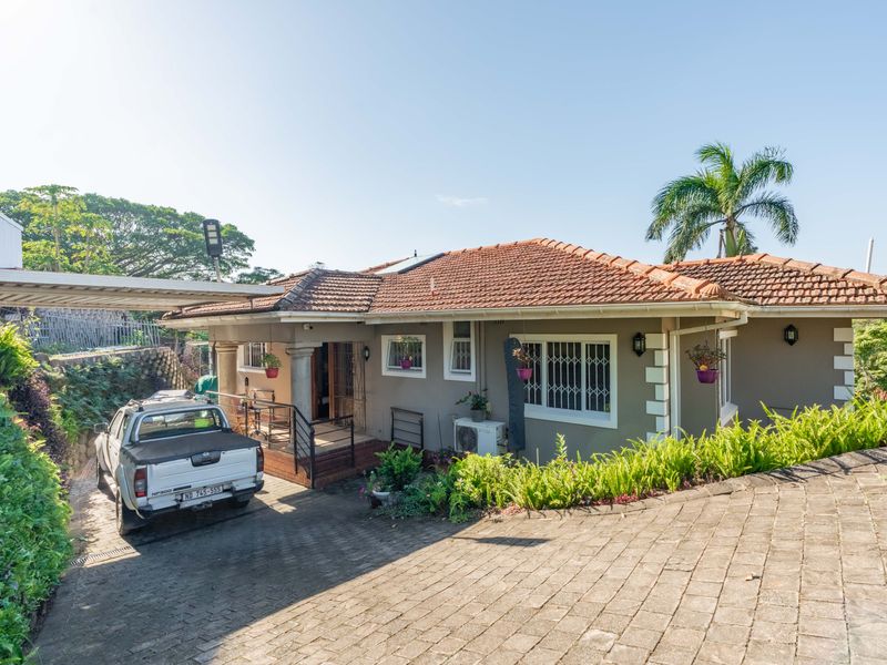 A Charming Family Home in the Heart of Sherwood! - Photo 5