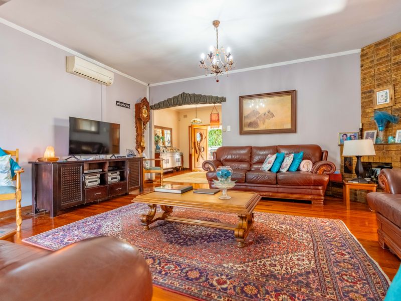 A Charming Family Home in the Heart of Sherwood! - Photo 10