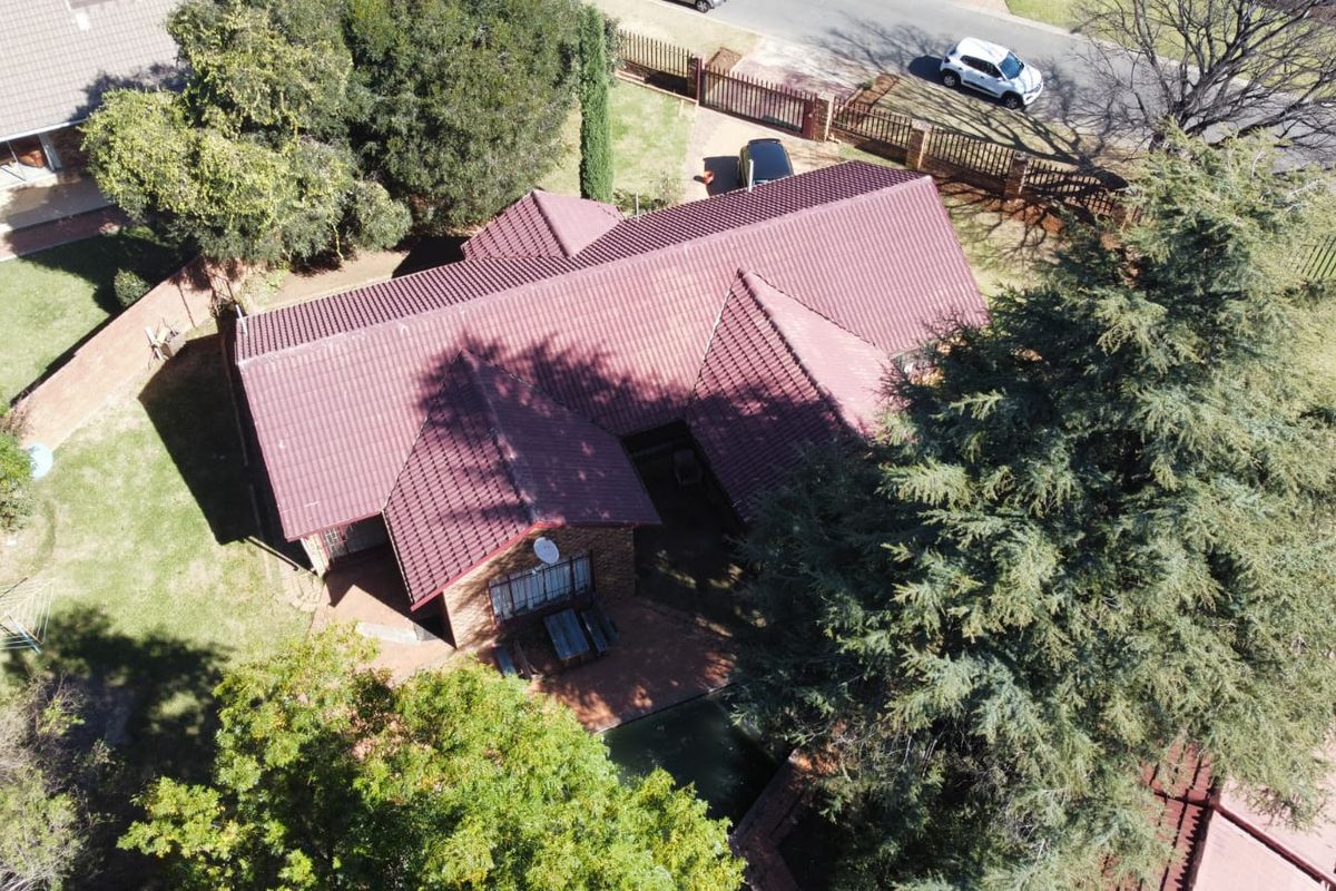 Your New Family Home Awaits in Selcourt Enclosure - Photo 3