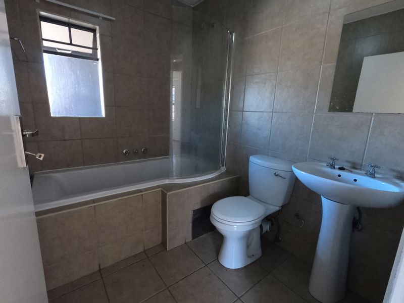 Conveniently Located Apartment with Great Rental Potential - Photo 7