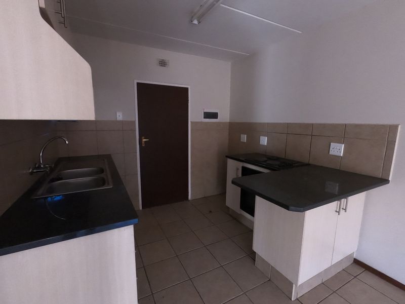 Conveniently Located Apartment with Great Rental Potential - Photo 4