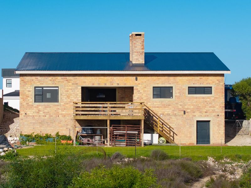 Charming Coastal Retreat in Struisbaai – Ideal for Retirement or a Coastal Start - Photo 3