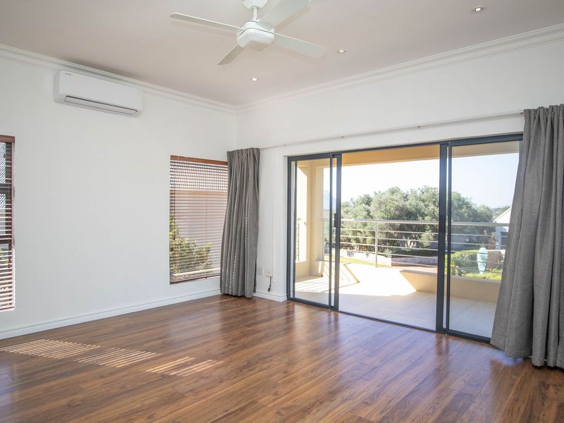 Spacious Family Home with Stylish Comfort and Exceptional Features - Photo 9