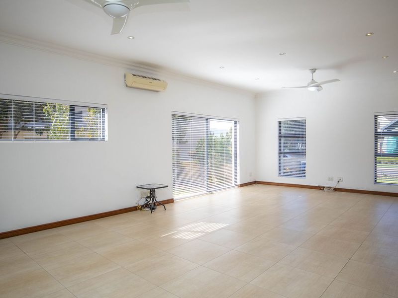 Spacious Family Home with Stylish Comfort and Exceptional Features - Photo 6