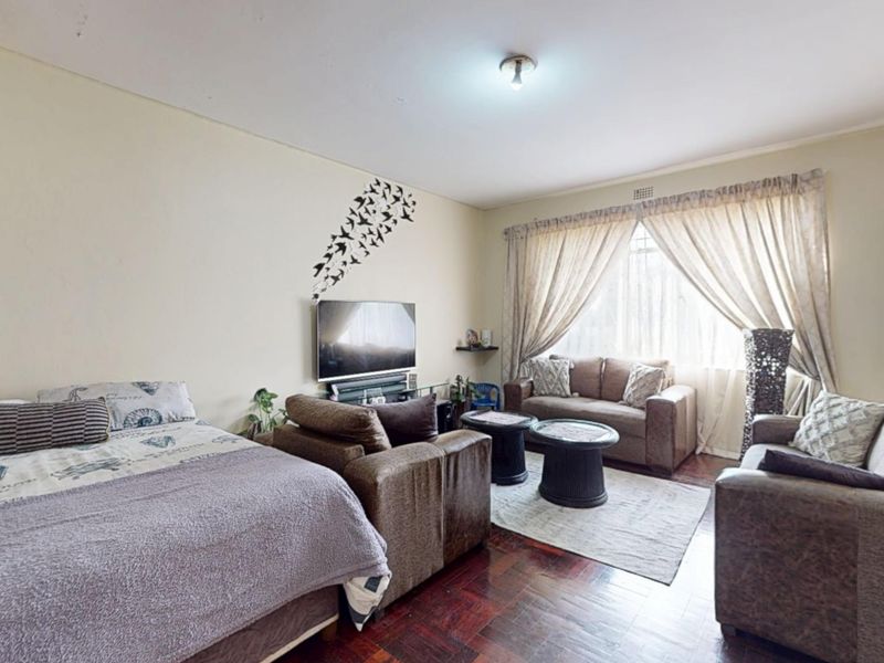 ground floor unit for sale - Photo 4