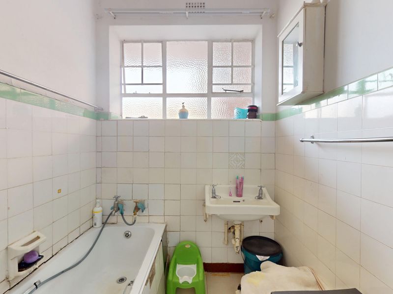 ground floor unit for sale - Photo 10