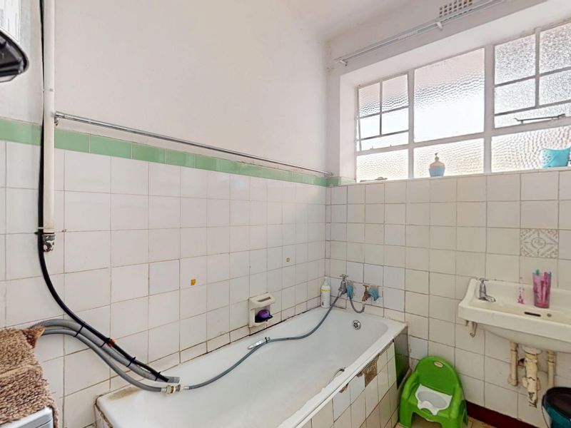 ground floor unit for sale - Photo 9