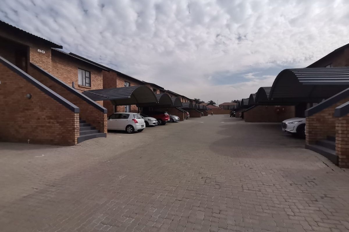 Effortless Living in Sought-After Blue Berry Lane Complex - Photo 2