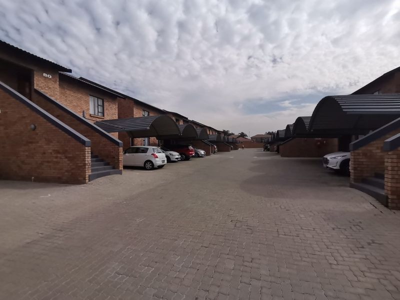 Effortless Living in Sought-After Blue Berry Lane Complex - Photo 2