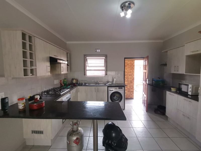 Effortless Living in Sought-After Blue Berry Lane Complex - Photo 9