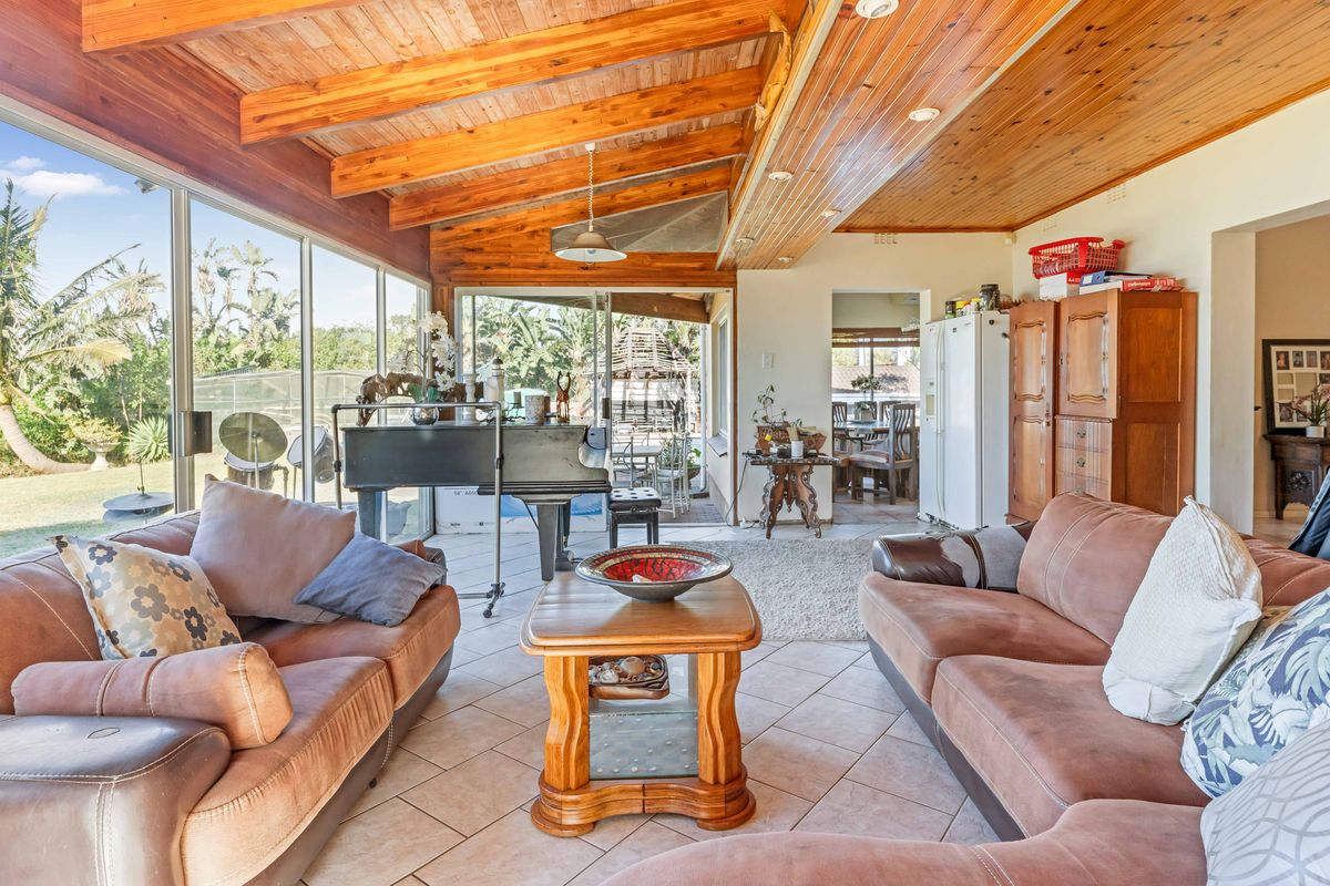 Exceptional Seaside Property with Breathtaking Ocean Views – Athlone Park - Photo 5