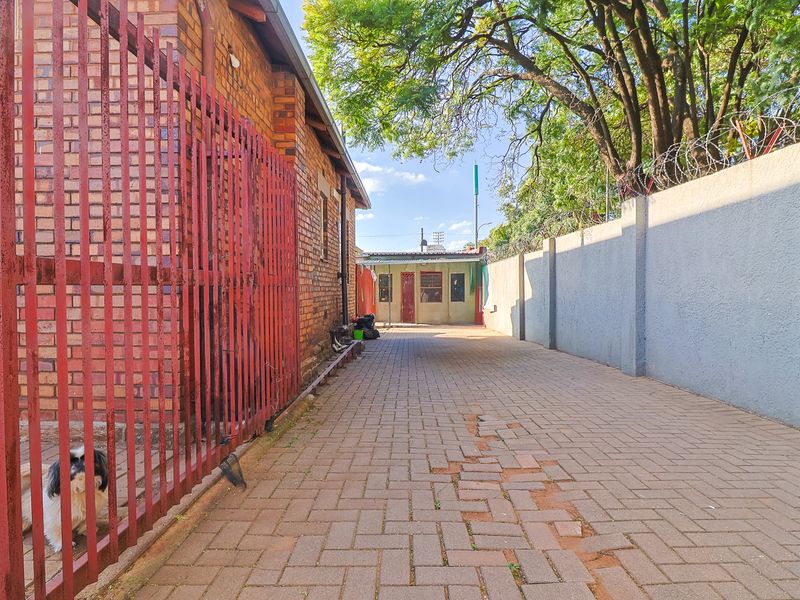 Income-Generating Property - Photo 2