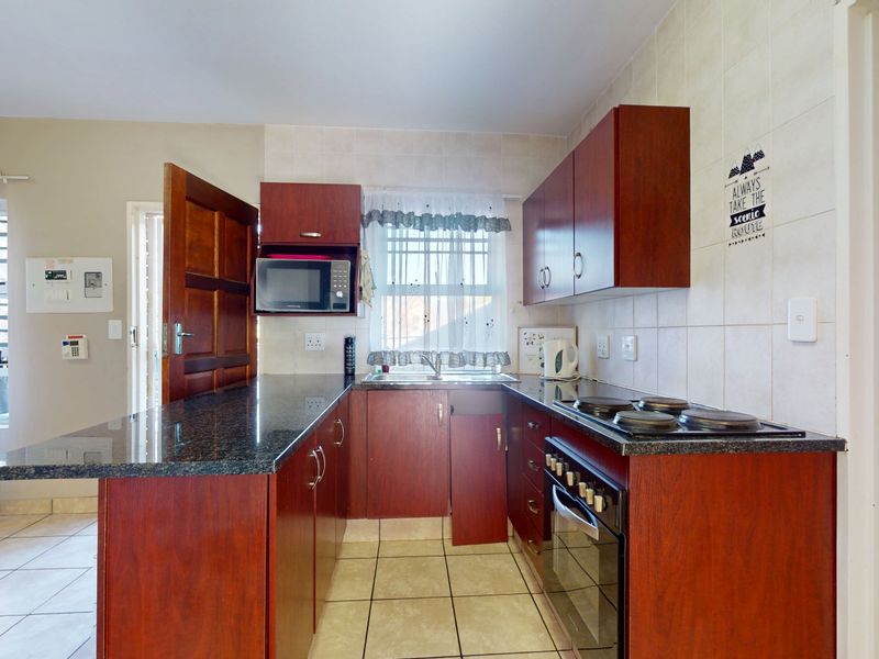 Perfect Student Apartment! - Photo 5