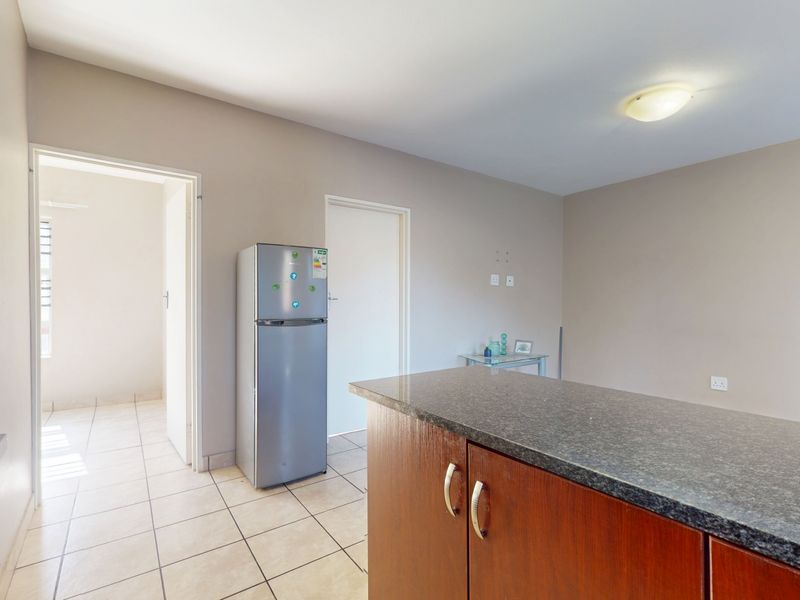 Perfect Student Apartment! - Photo 6