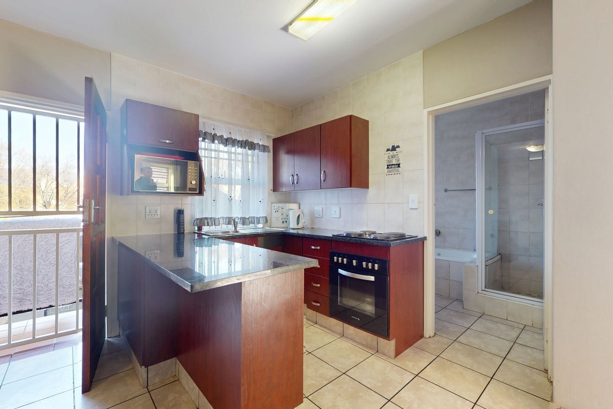 Perfect Student Apartment! - Photo 4