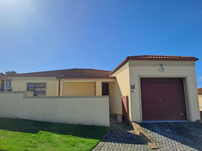 Spacious 3 Bedroom Townhouse in Westering - Photo 3