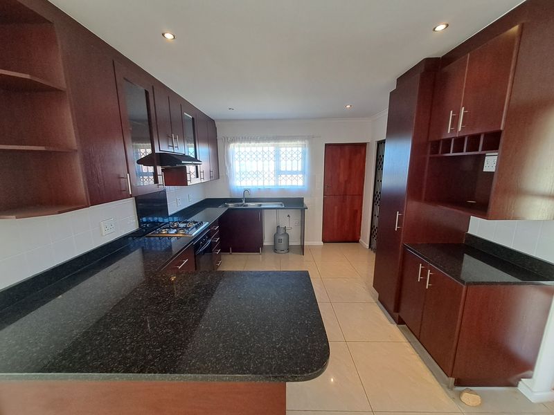 Spacious 3 Bedroom Townhouse in Westering - Photo 6