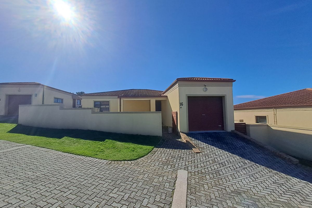 Spacious 3 Bedroom Townhouse in Westering - Photo 2